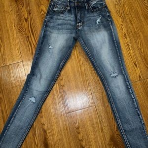 Fashion nova jeans medium blue wash with fade details size 3 extra stretchy fit